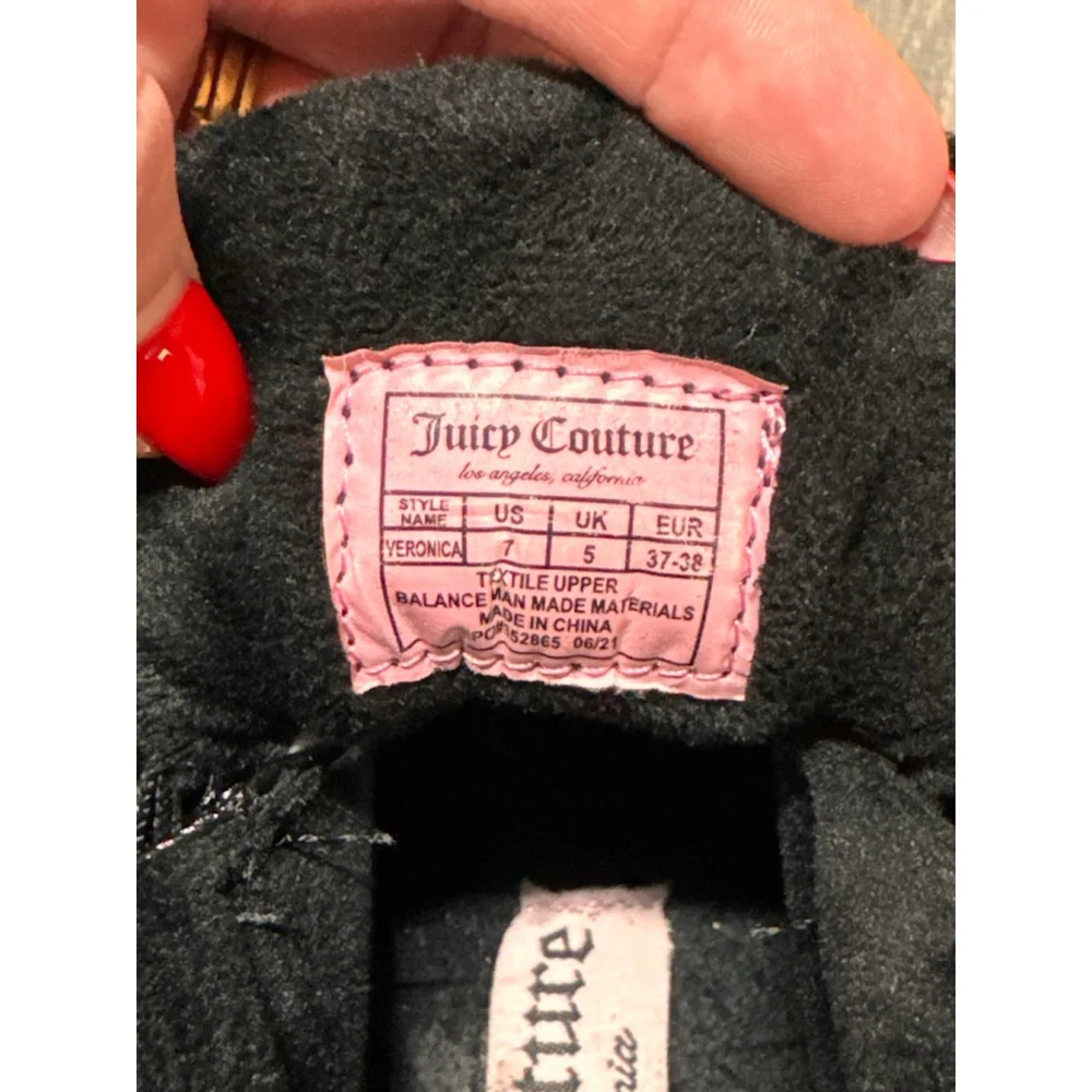 Juicy Couture Veronica‎ logo platform snow boots Size 7